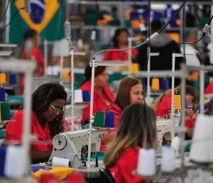Trabalhou no feriado? Saiba quando tem direito a folga ou pagamento em dobro