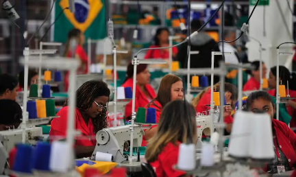 Trabalhou no feriado? Saiba quando tem direito a folga ou pagamento em dobro