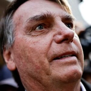 Bolsonaro vira peça incômoda em centro-direita que busca frente ampla pragmática para 2026