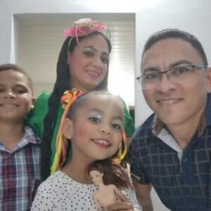 Pai, mãe e filhos morrem em acidente entre carro e bitrem