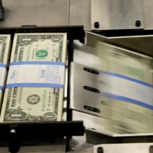 Dólar despenca após retaliação do Irã a bases americanas