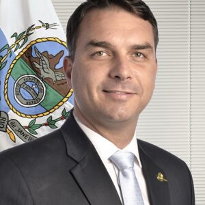 Flavio Bolsonaro: “Por mais que seja repugnante pensar em matar alguém, isso não é crime”