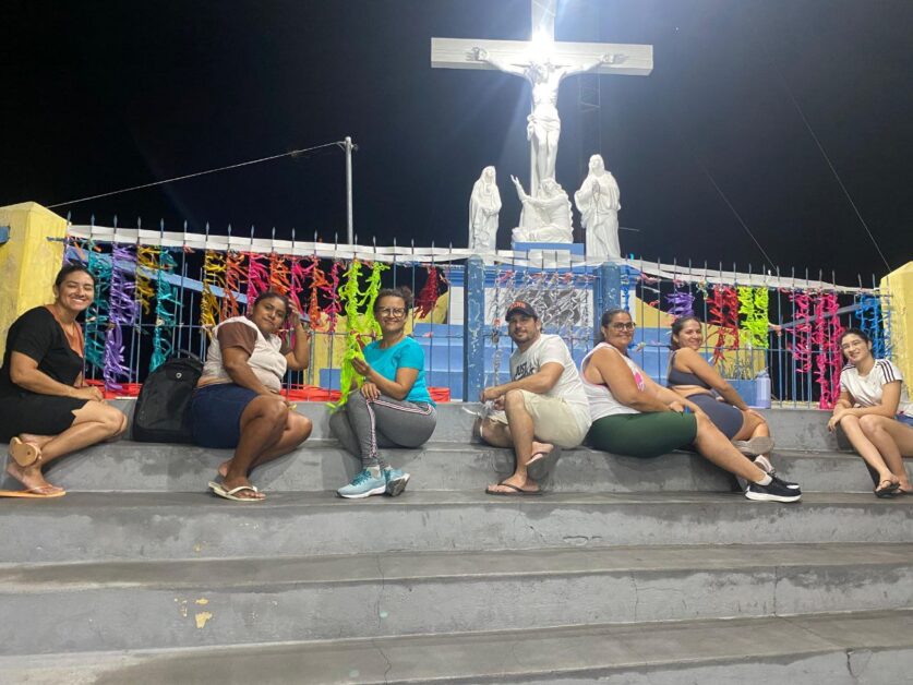 Pessoas no Monte do Galo, em Carnaúba dos Dantas RN