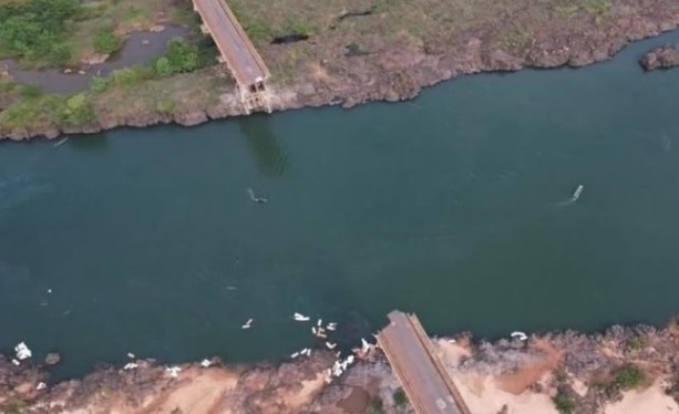 Ponte entre Maranhão e Tocantins desaba sobre rio