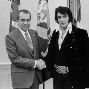 O dia em que Elvis Presley quis dar uma pistola de presente a Richard Nixon, presidente dos EUA