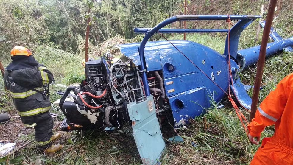 Helicóptero cai em Caieiras