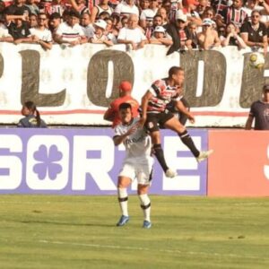 Galo cala o Arruda e segue na Copa do Nordeste