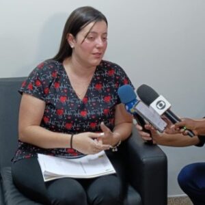 Após 17 anos, mulher fruto de adoção ilegal descobre mãe biológica