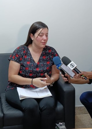 Após 17 anos, mulher fruto de adoção ilegal descobre mãe biológica