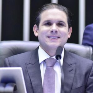 Hugo Motta faz “exoneraço” e pega 465 servidores da Câmara de surpresa