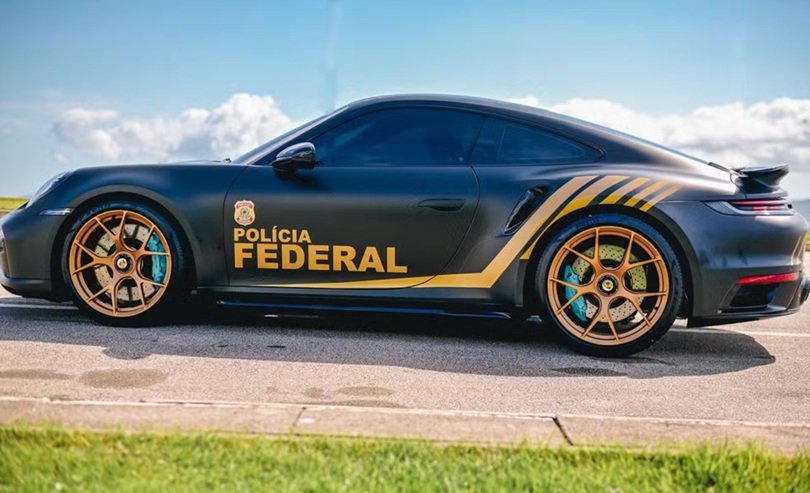 Porsche transformada em viatura da PF