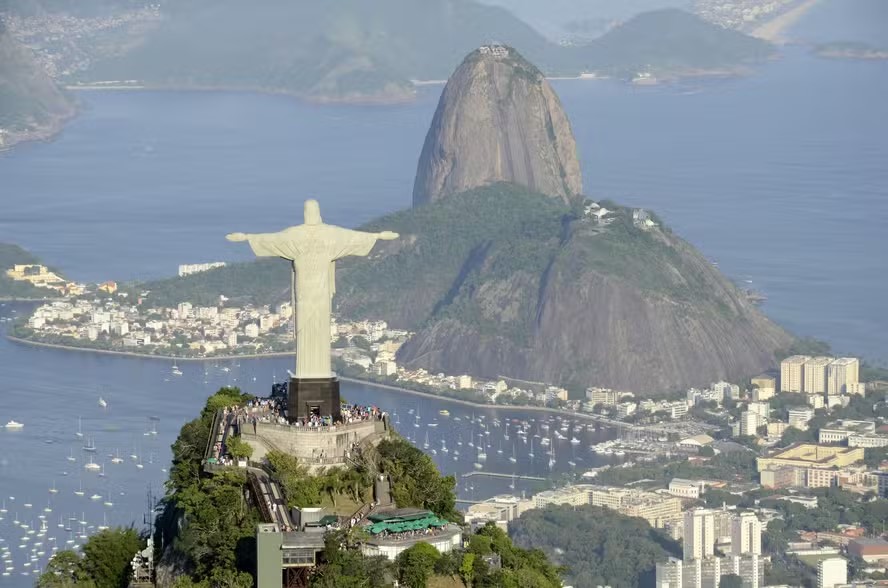 Cristo Redentor é interditado no Rio após turista passar mal e morrer