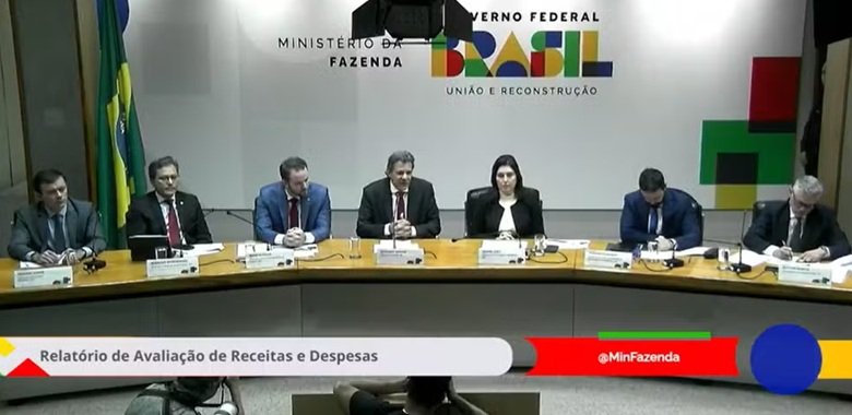 Governo anuncia bloqueio no orçamento 2025