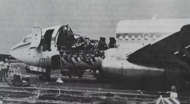Boeing 737-200 que fazia o voo Aloha Airlines 243