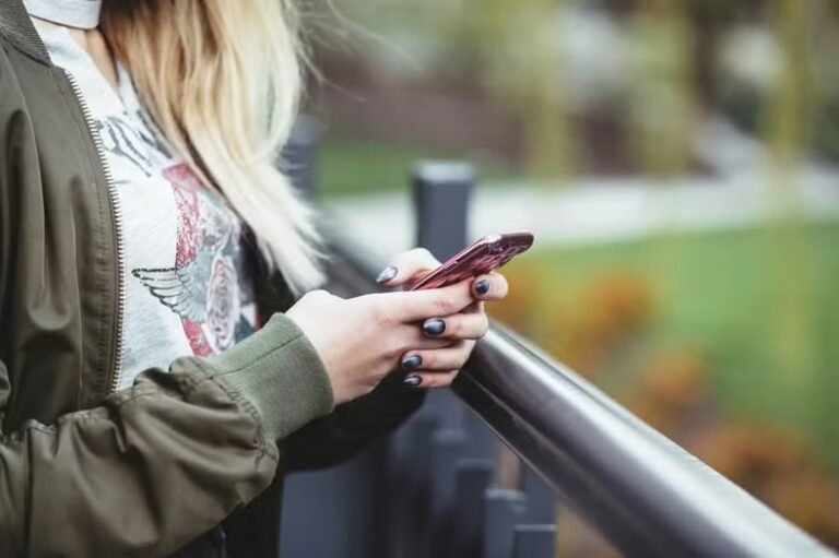 Financeiras são proibidas pela Justiça de bloquear celular
