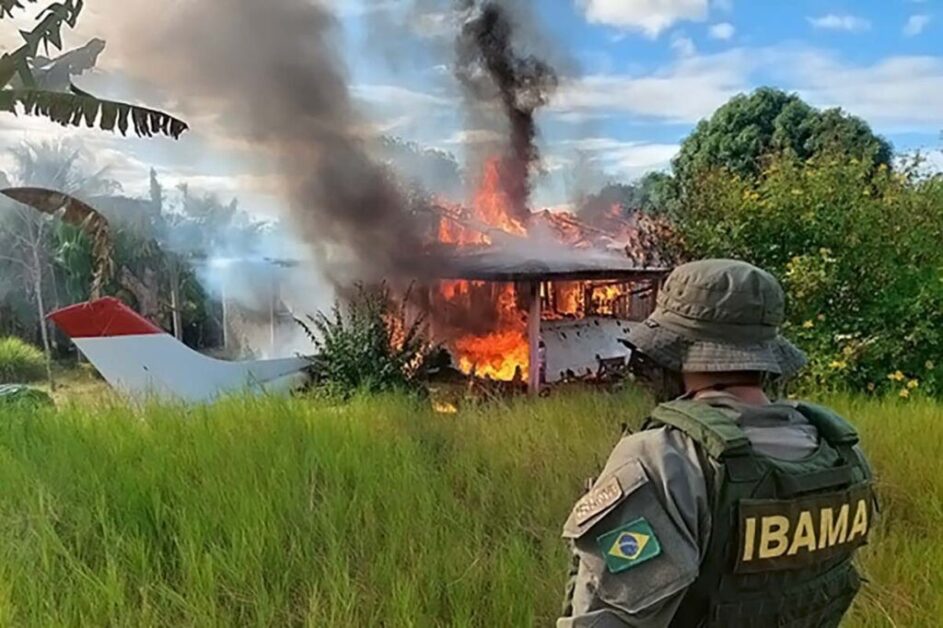 Proprietário quer indenização após usar seu avião em apoio ao garimpo ilegal e o Ibama destruí-lo