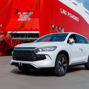 Maior navio de transporte automotivo do mundo desembarca no Brasil com 7,2 mil carros elétricos