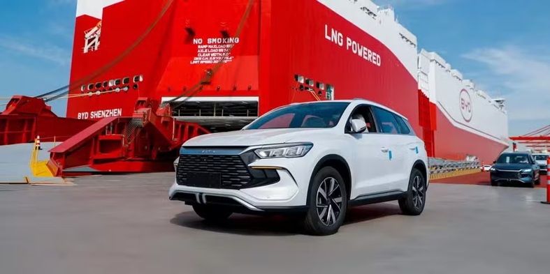 navio com carros elétricos no Brasil