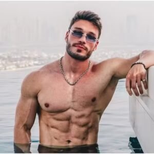 Campeão de ‘A Fazenda’, Lucas Viana é detido em Dubai e pede orações: ‘Filme de terror’