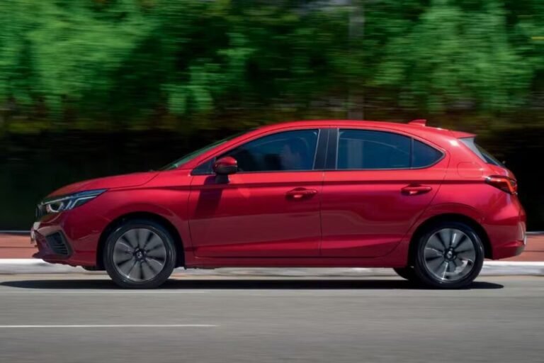 Projeto de lei quer criar CNH diferente para carros manuais e automáticos