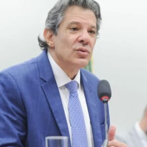 Haddad culpa bolsonarismo e critica Tarcísio ao repercutir tarifa de Trump