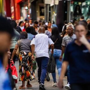Brasil passa de 213 mi de habitantes, estima o IBGE