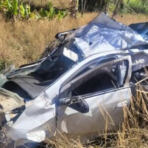 Quem era casal encontrado sem vida e sem roupas que foi namorar em carro e caiu de penhasco de 400 metros
