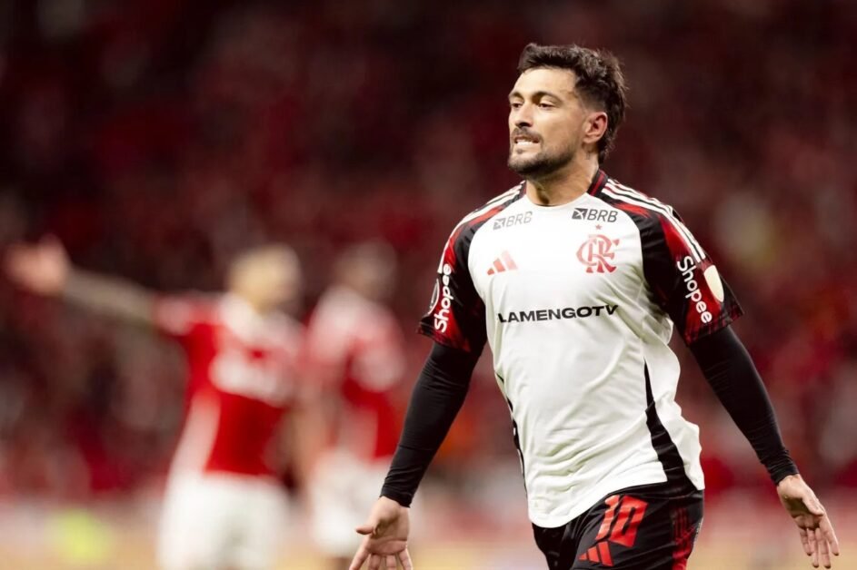 Torcedores quebram equipamentos e agridem jornalistas em Inter x Flamengo