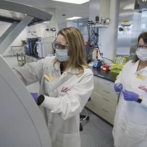 Trump exige que farmacêuticas baixem os preços de remédios e ameaça adotar penalidades