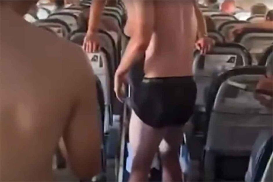 Gente tirando a roupa