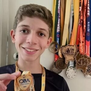 Adolescente acumula mais de 60 medalhas em olimpíadas de conhecimento: ‘O que fica é a vontade de aprender’