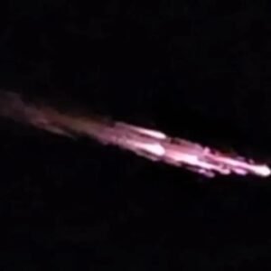 Lixo espacial vira bola de fogo em três regiões do país