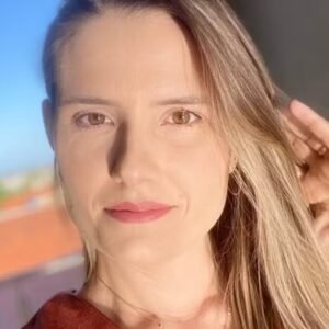 Prima de Ana Castela morre por complicações pós-parto e bebê está na UTI em MT