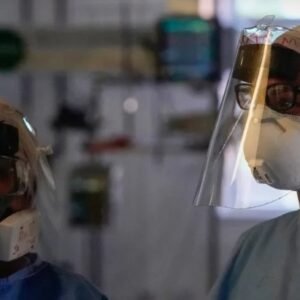 ‘Stratus’: Nova variante de COVID se espalha pelo Reino Unido