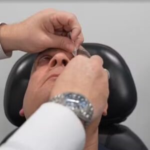 Por que pessoas com mais de 40 anos têm dificuldades de enxergar de perto