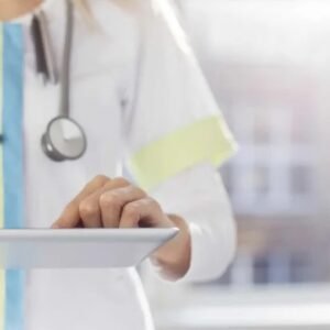 Médica teria tentado adulterar prescrição após morte do menino Benício