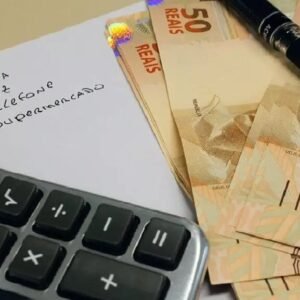 DURA REALIDADE: 1 em cada 3 brasileiros vive com a corda no pescoço