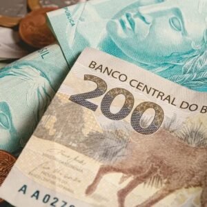 Com alta de 6,79%, salário mínimo sobe R$ 103 em 2026