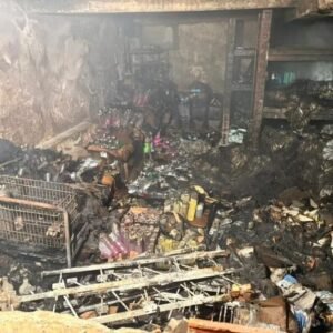 Incêndio destrói mercado em Campina Grande