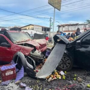 Motorista morre e outras duas pessoas ficam feridas em colisão frontal entre carros em Natal