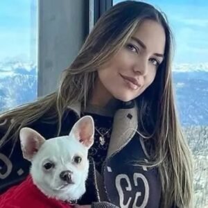 Modelo assassinada tem cabeça levada de túmulo