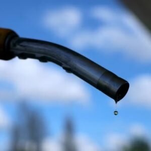 Preço médio do diesel dispara 25% e já chega a R$ 7,22 no Brasil, mostra levantamento