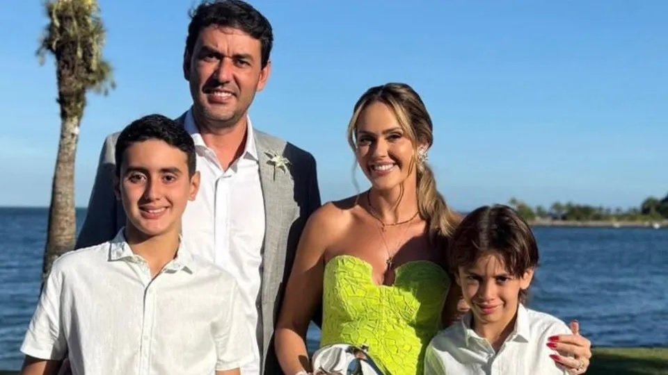 “Eu não me conformo”: mãe fala um mês após assassinato dos filhos