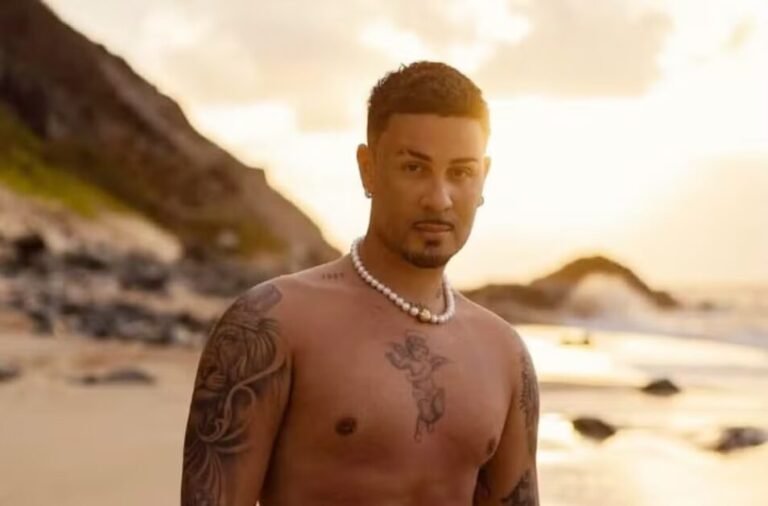 Carlinhos Maia é multado em R$ 1 milhão por vídeo com aves silvestres comendo churrasco em Fernando de Noronha