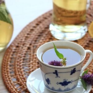 Comeu demais? Três chás que ajudam a melhorar a digestão