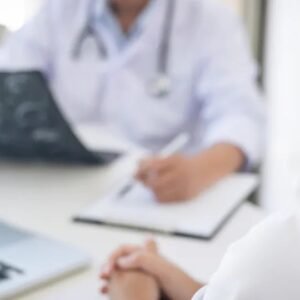 Entenda o direito trabalhista de faltar até três dias no ano para fazer exames