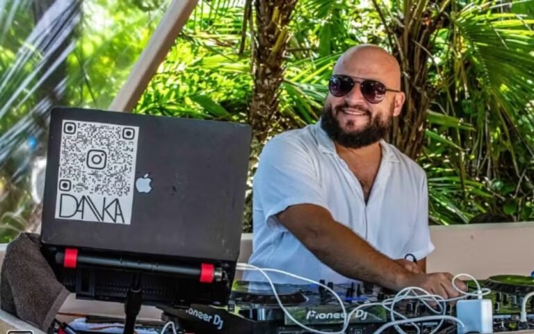 DJ