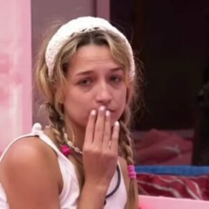 Internautas pedem expulsão de Samira por suposta agressão à Milena no BBB 26