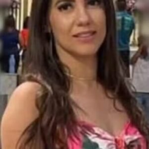 Professora é morta com golpe de faca ao tentar defender o pai após briga em jogo de futebol amador