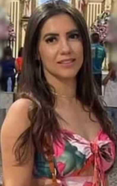 Professora é morta com golpe de faca ao tentar defender o pai após briga em jogo de futebol amador